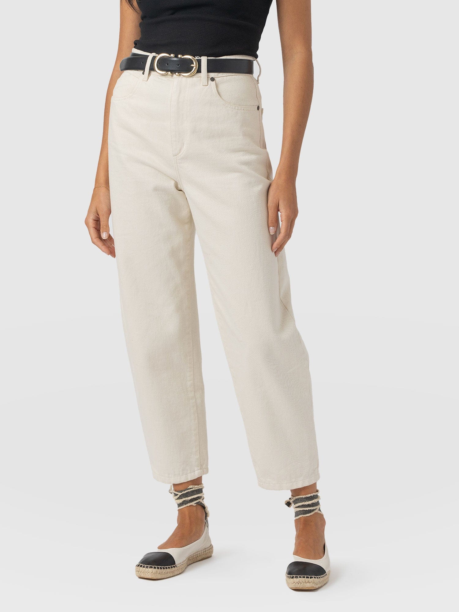 Barrel Leg Jean - Cream - Women's Denims | Saint + Sofia® EU